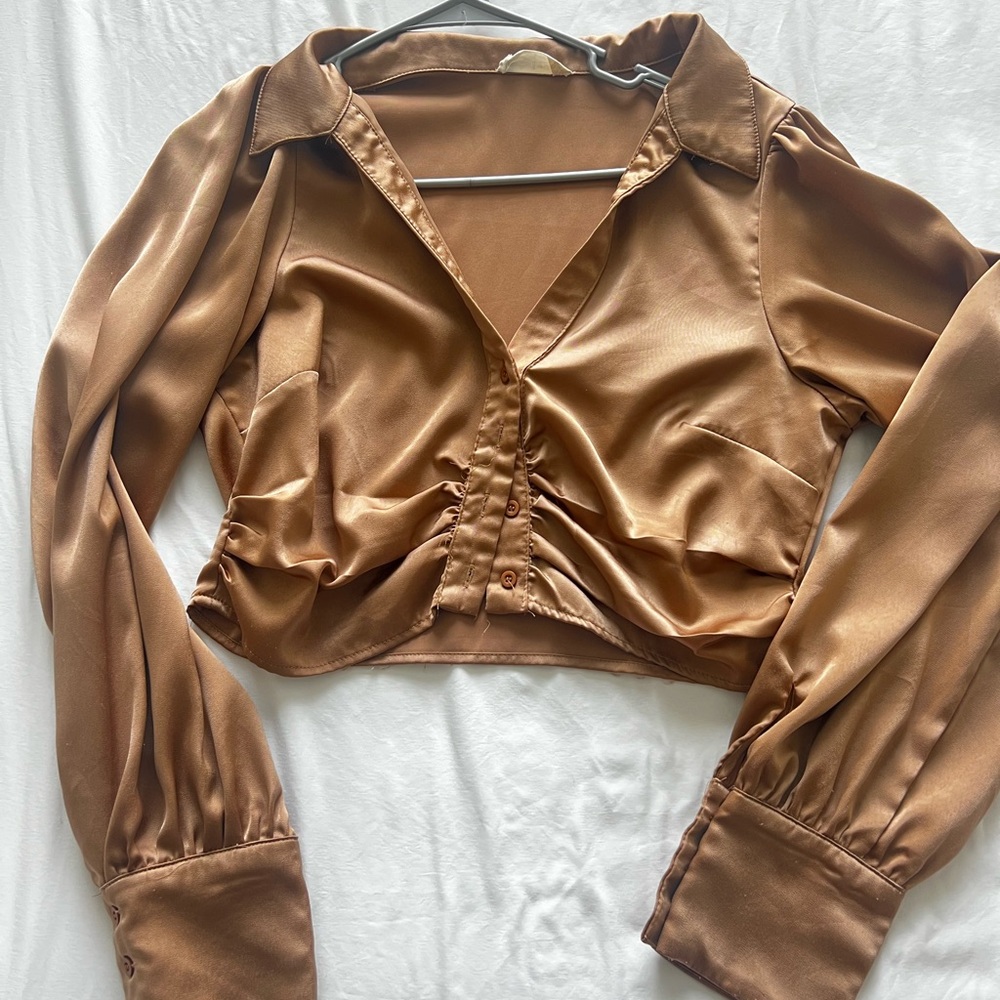 Long sleeve, semi cropped blouse